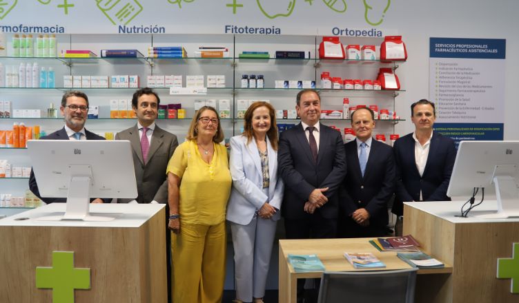Inauguración del Aula de Farmacia Bidafarma en las instalaciones de la Universidad Loyola